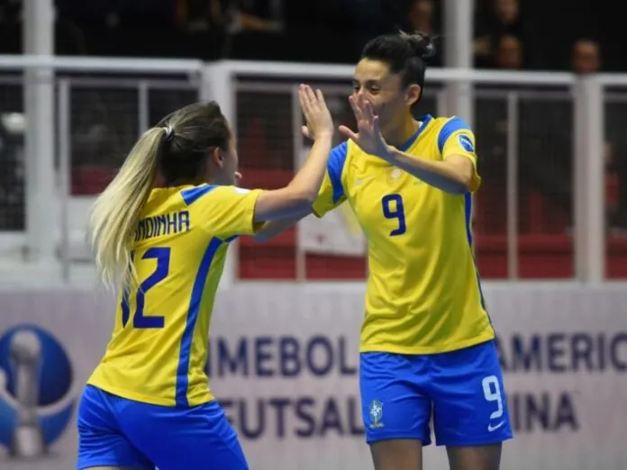 Seleção Brasileira de Futsal Feminino se prepara para a Copa América em SC