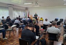 Iniciantes na apicultura recebem capacitação na Epagri de Caçador