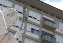 Papa está sem febre e prossegue terapia