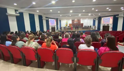 Professores de Fraiburgo em palestra com o Ministério Público