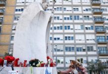 Papa Francisco está estável, mas situação ainda requer cautela