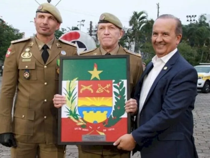 Coronel Emerson Fernandes assume o comando-geral da PMSC