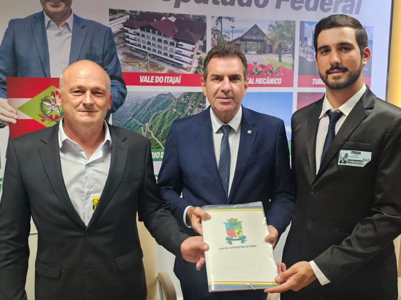 Mauro Osmarim vai à Florianópolis e Brasília para viabilizar projetos