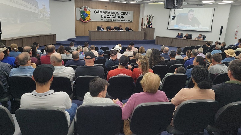 Agricultores lotam plenário da Câmara para pedir melhorias nas estradas