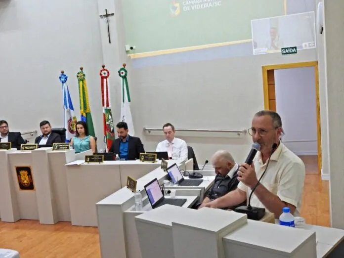 Câmara de Videira recebe secretário para discutir segurança nas escolas