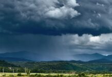 Calor de 38°C e fortes temporais devem atingir SC até domingo