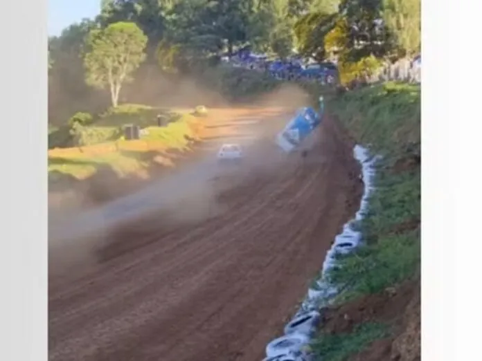 Piloto sofre acidente impressionante durante Campeonato em Joaçaba