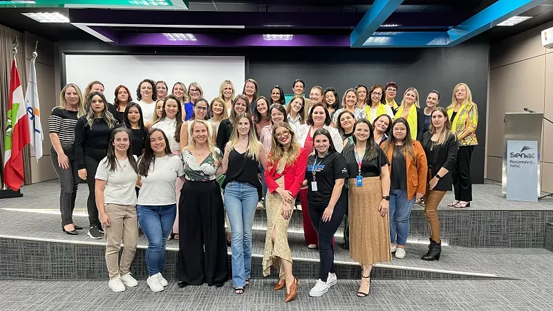 Delas Day reúne mulheres em momento de inspiração e estratégia