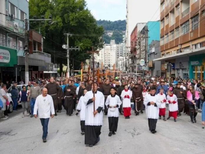 Milhares de fiéis participam da 35ª Romaria Frei Bruno