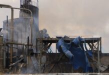 Incêndio de grandes proporções destrói barracão de serragem