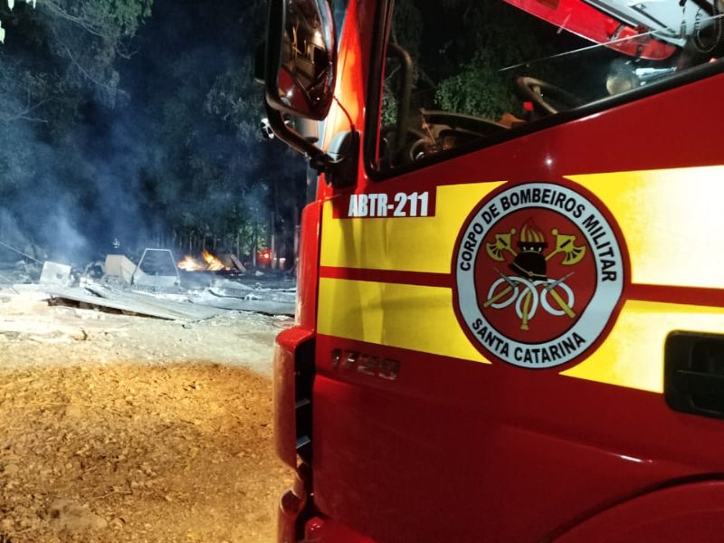 Aviário é destruído por incêndio em SC