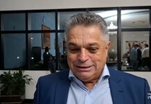 Prefeito de Chapecó, João Rodrigues, ministra palestra em Caçador