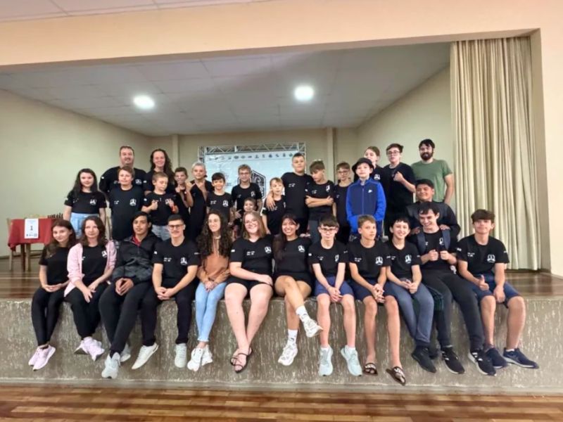 Xadrez de Videira conquista ouro e diversas medalhas no Circuito Scherer