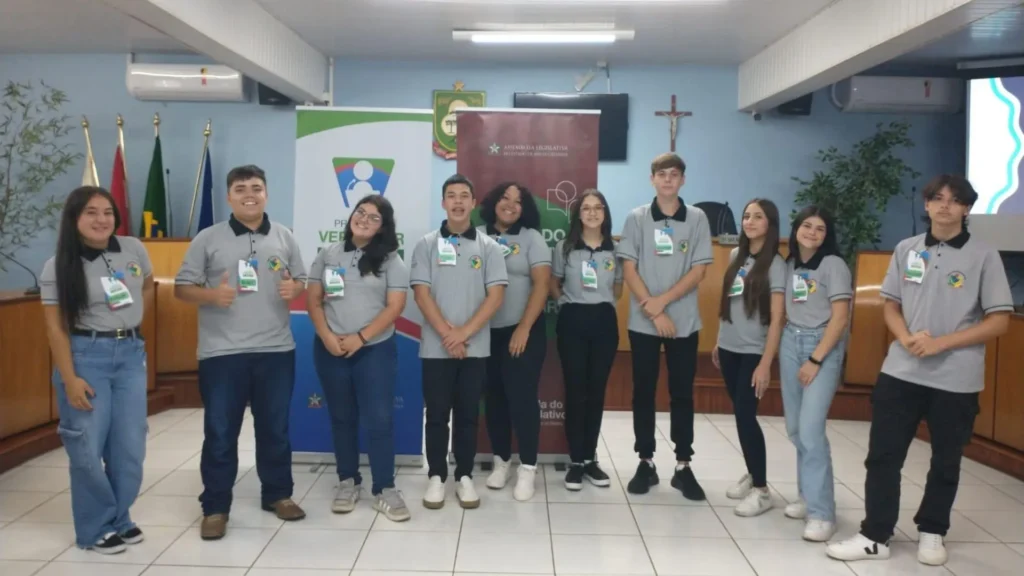 Vereadores Mirins de Videira participam de seminário estadual sobre cidadania