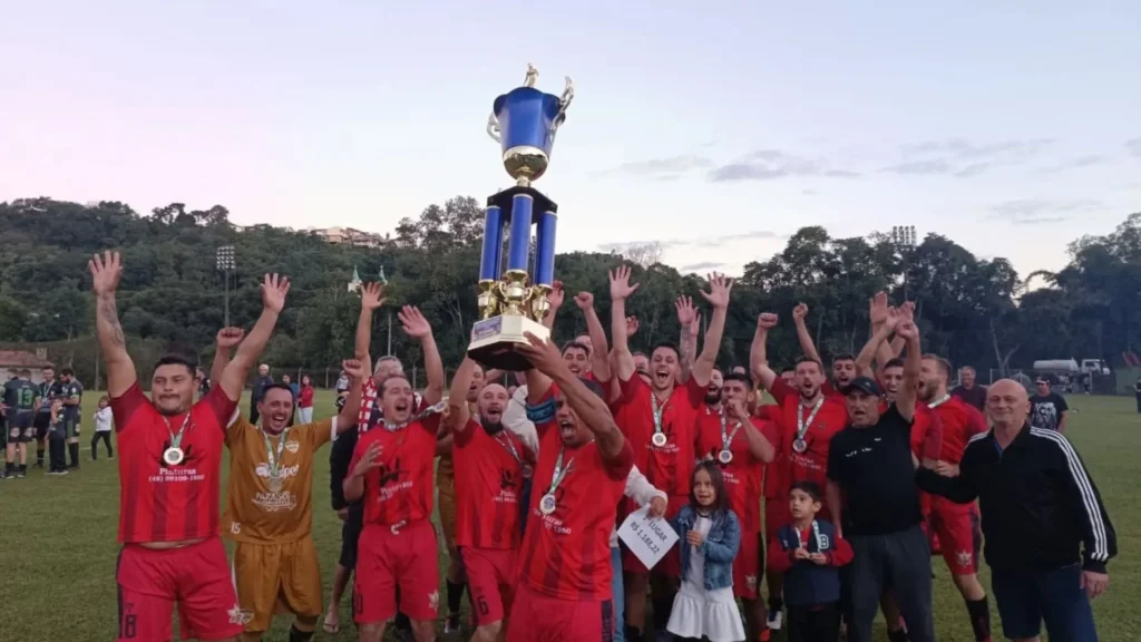Aguipel Sucos Vian campeã do municipal em Pinheiro Preto