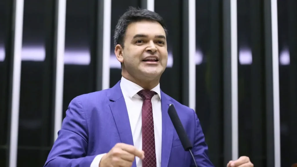 Comissão da Câmara analisa isenção de IR para até R$ 5 mil