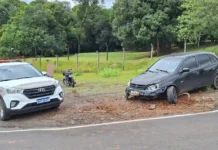 Jovem fica em estado grave após colisão entre moto e carro