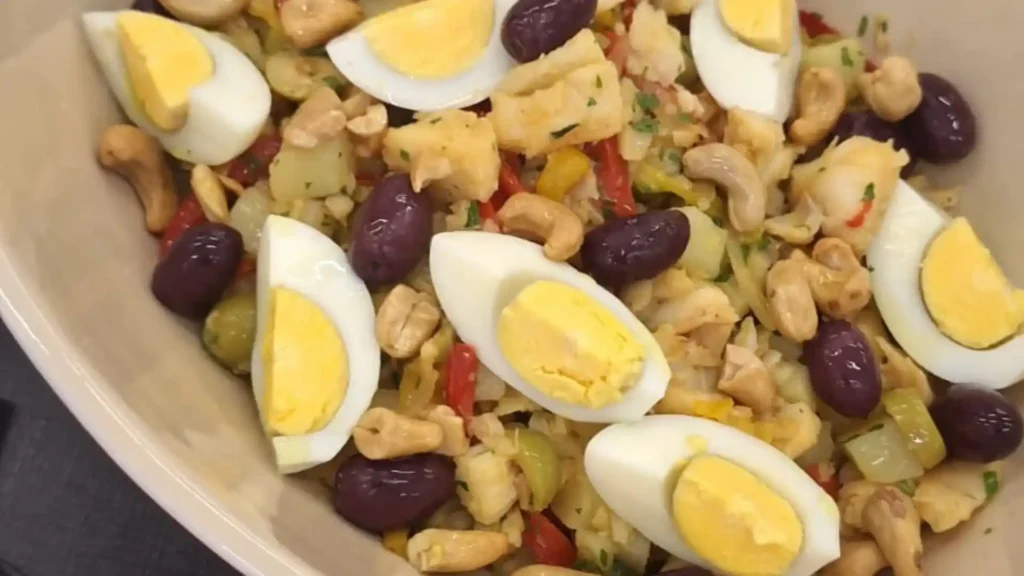 Salada de Bacalhau: Tradição e sabor na Páscoa com receita irresistível