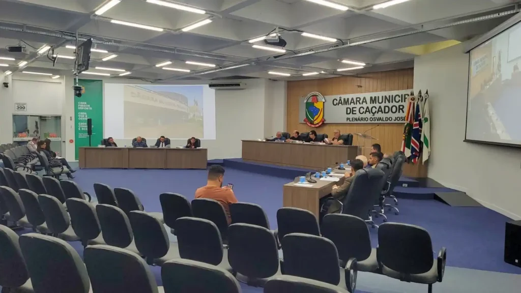 Vereadores cobram ações contra ataques de cães de rua