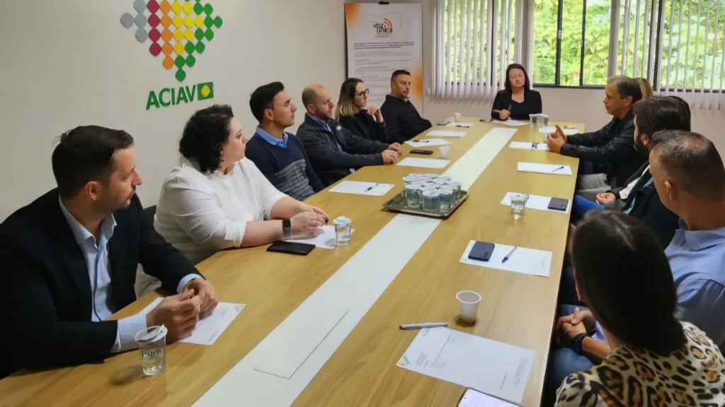 Representatividade empresarial é tema de encontro entre ACIAV e ACIC
