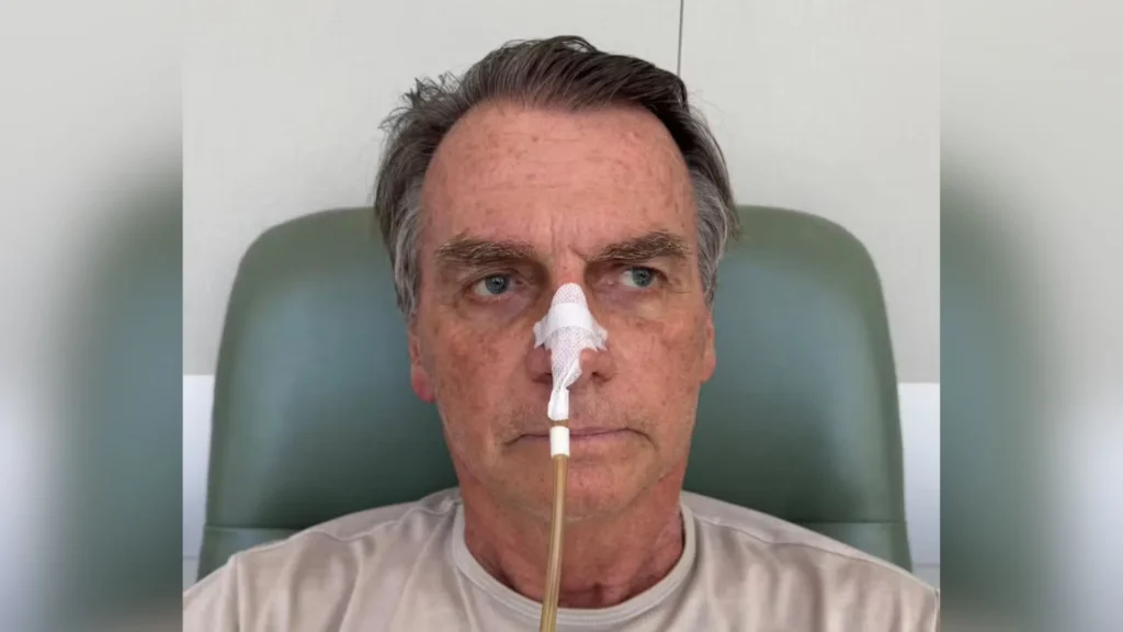 Bolsonaro tem melhoras no fígado e inicia dieta líquida, diz hospital