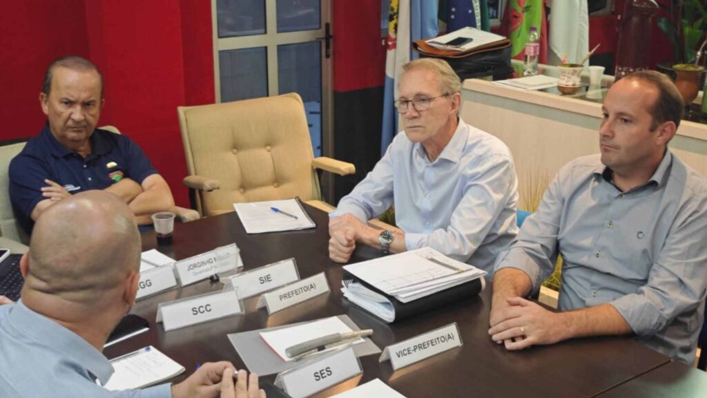 Ampliação do Hospital e Contorno Norte de Videira são debatidos com Governador