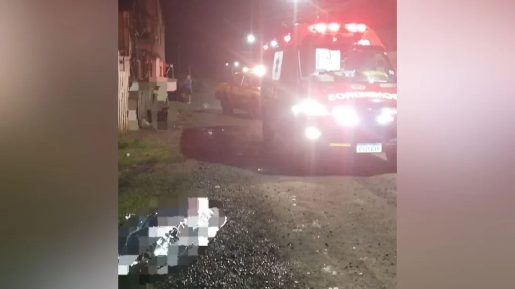 Pai é ferido ao tentar salvar filho de agressão com faca; filho morre