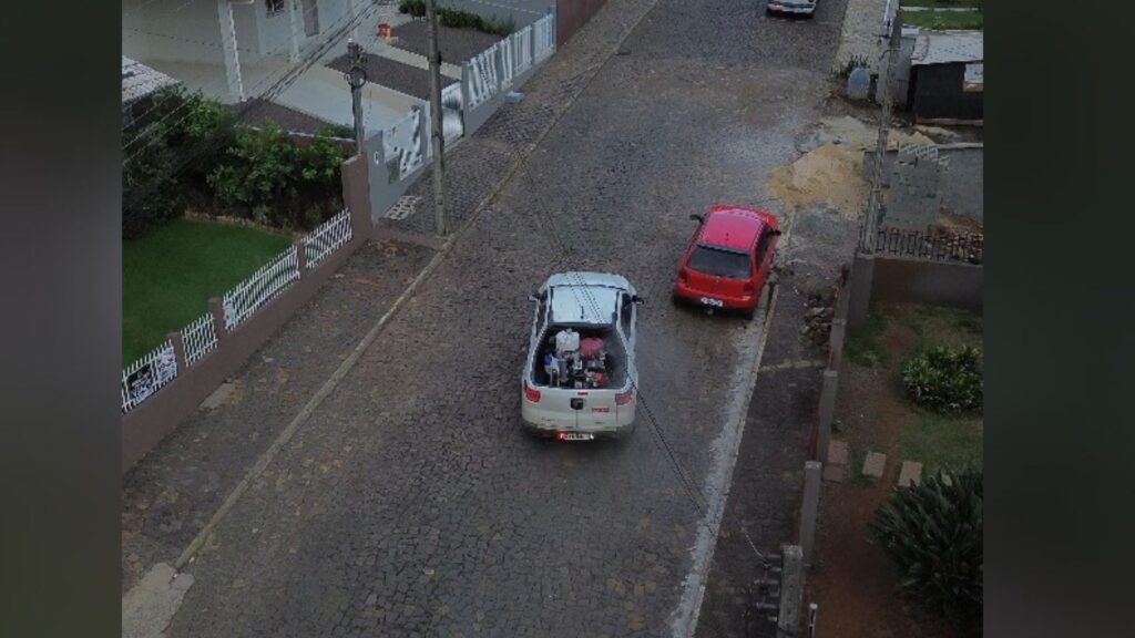 Videira aplica fumacê contra a dengue e orienta cidadãos