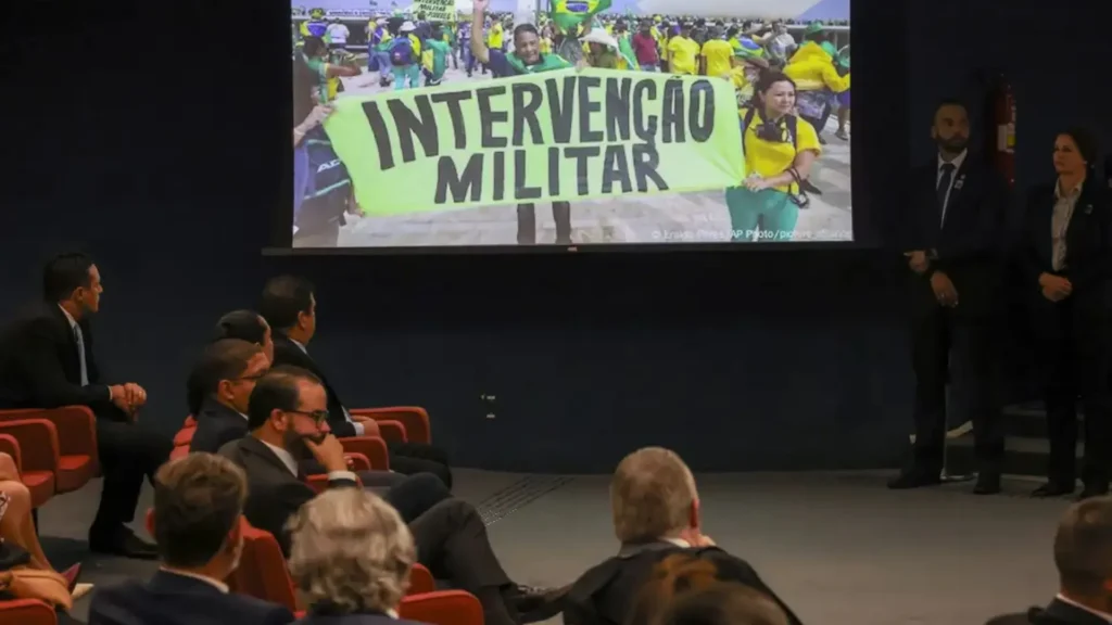 STF torna réus mais seis acusados por tentativa de golpe