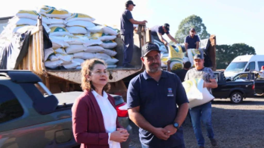 Produtores rurais de Iomerê recebem sementes de pastagem para o inverno
