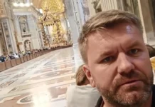 Representante da Diocese de Caçador se despede do Papa Francisco