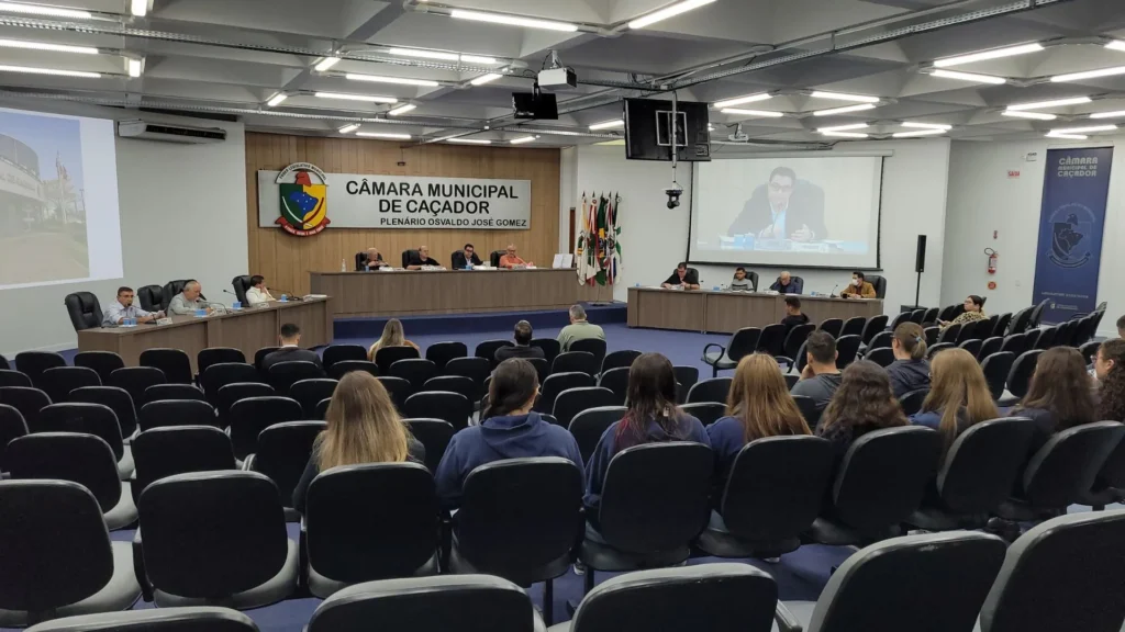 Vereadores cobram mais segurança nas escolas municipais