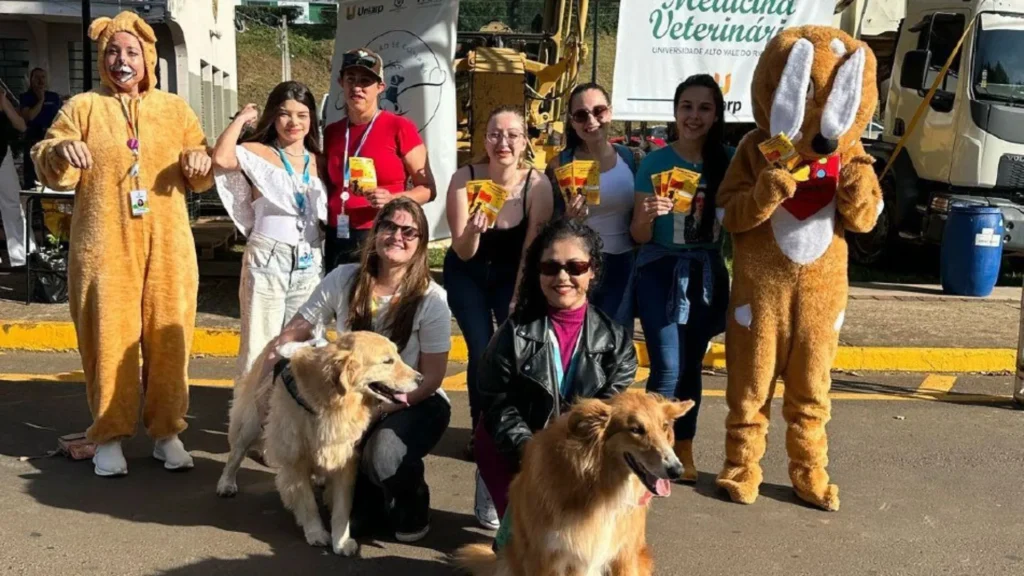 Curso de Medicina Veterinária irá vacinar cães e gatos contra a raiva