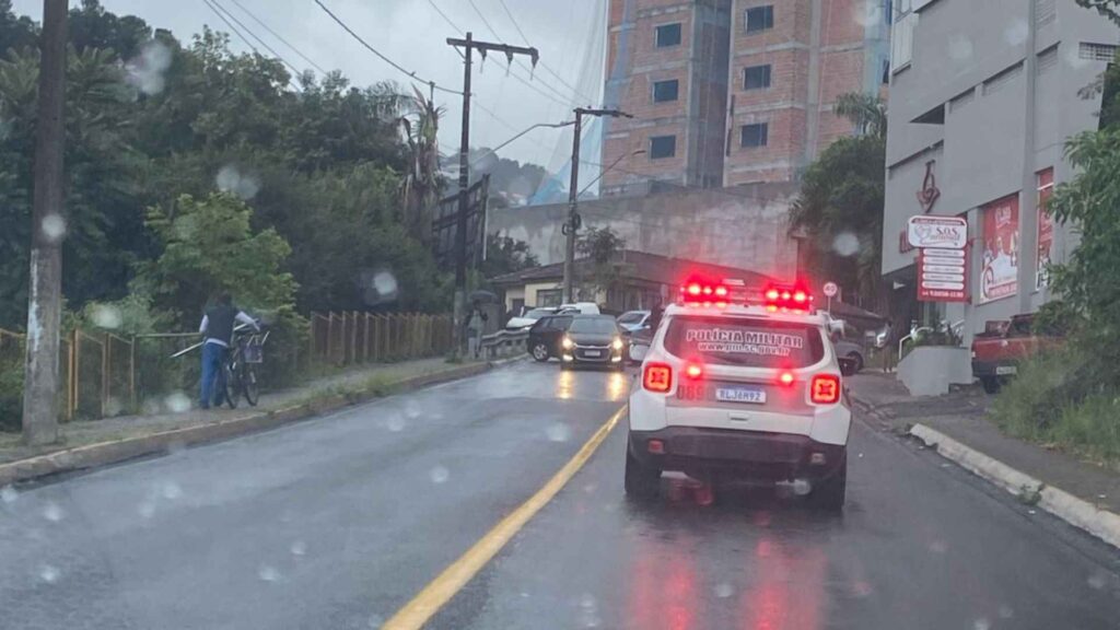 Derramamento de óleo provoca diversos acidentes em Videira