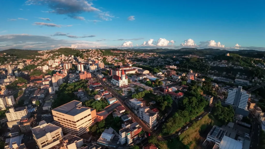 Ministério Público denuncia político de Videira por abuso e ofensas