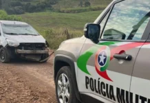 Homem furta veículo oficial da Prefeitura, capota carro e é preso