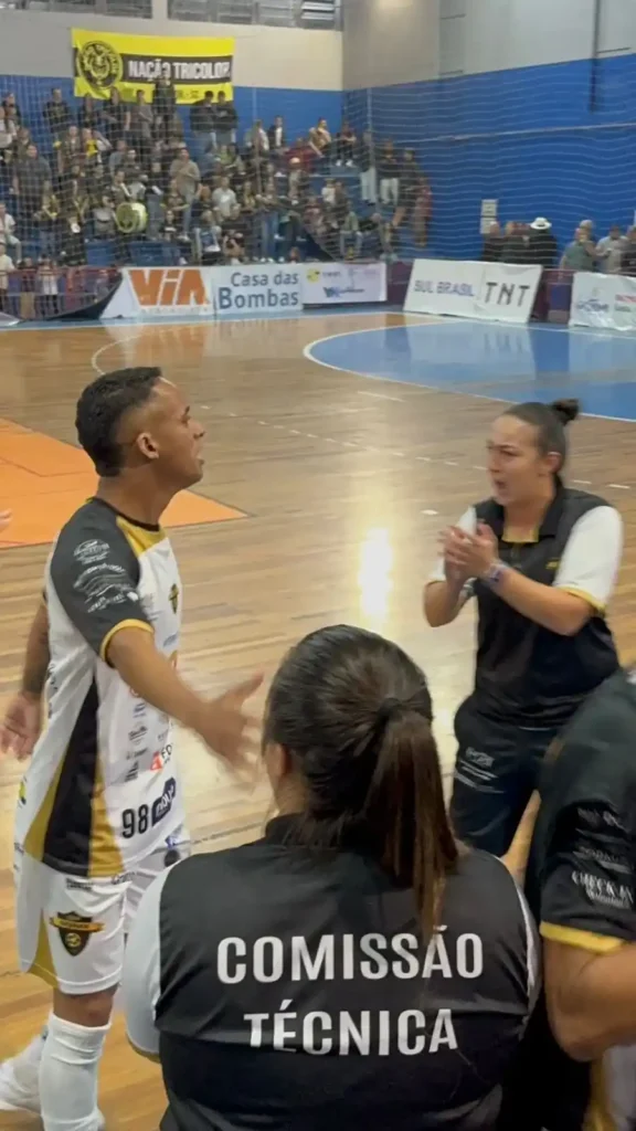 Caçador Futsal goleia líder Catanduvas por 6 a 1 em noite inspirada