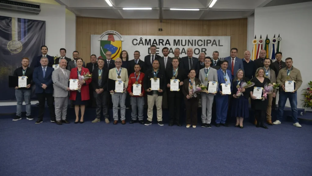 Câmara homenageia Destaques Caçadorenses de 2025