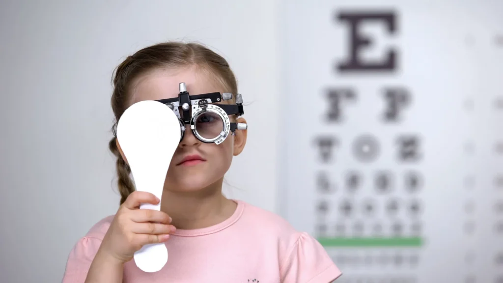Miopia infantil veja os sinais e como evitar a progressão