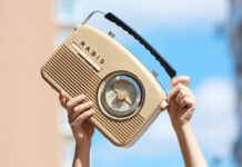 Rádio segue como principal meio para ouvir música, segundo pesquisa