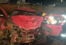 Motorista fica ferido após colisão frontal em Curitibanos