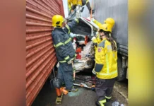 Carro fica irreconhecível após grave acidente em Campos Novos