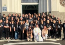 Coral Sênior da AMIMU faz homenagem especial ao Dia das Mães