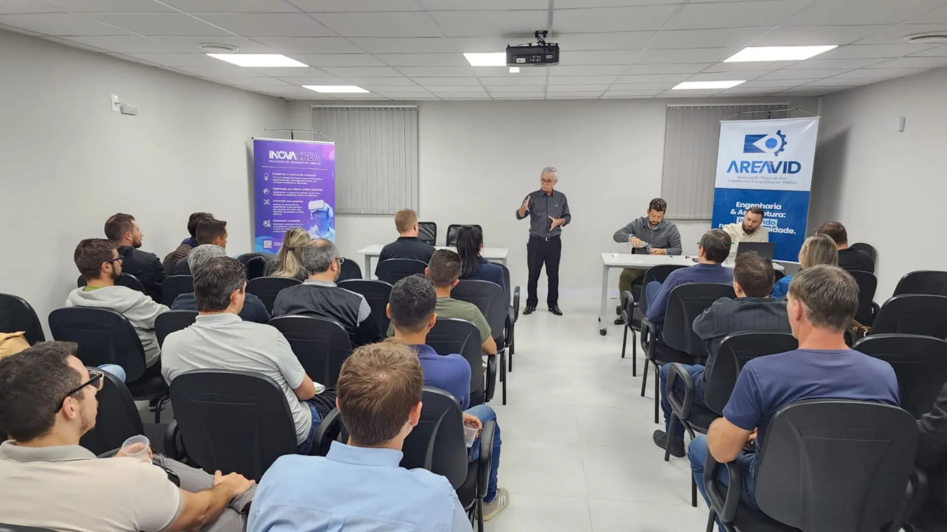 Areavid e Celesc discutem avanços no setor elétrico em palestra técnica em Videira