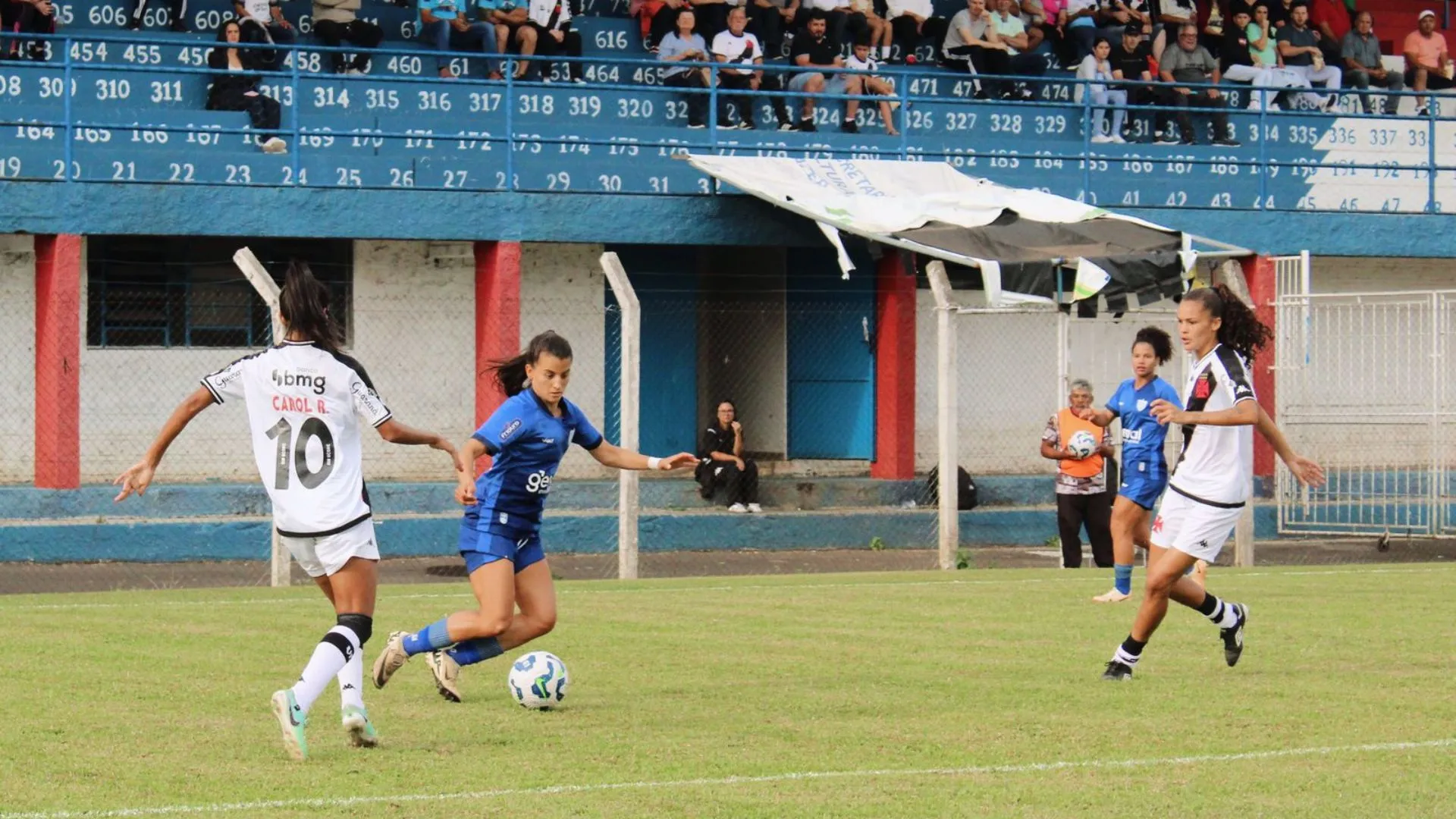 Avaí/Kindermann vence o Vasco e entra no G4 do Brasileiro A2