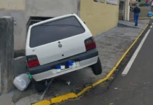 Motorista é socorrido após colisão com mureta no Bairro Vila Verde em Videira