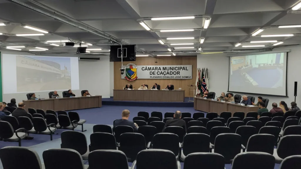 Câmara de Caçador propõe lei para regulamentar transporte por aplicativo