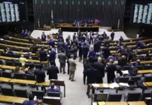 Santa Catarina pode passar a ter 20 deputados federais a partir de 2027