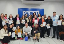 Formandas celebram curso de Costura Industrial da AMPE