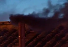 Fumaça preta no Vaticano: conclave ainda não elege novo Papa